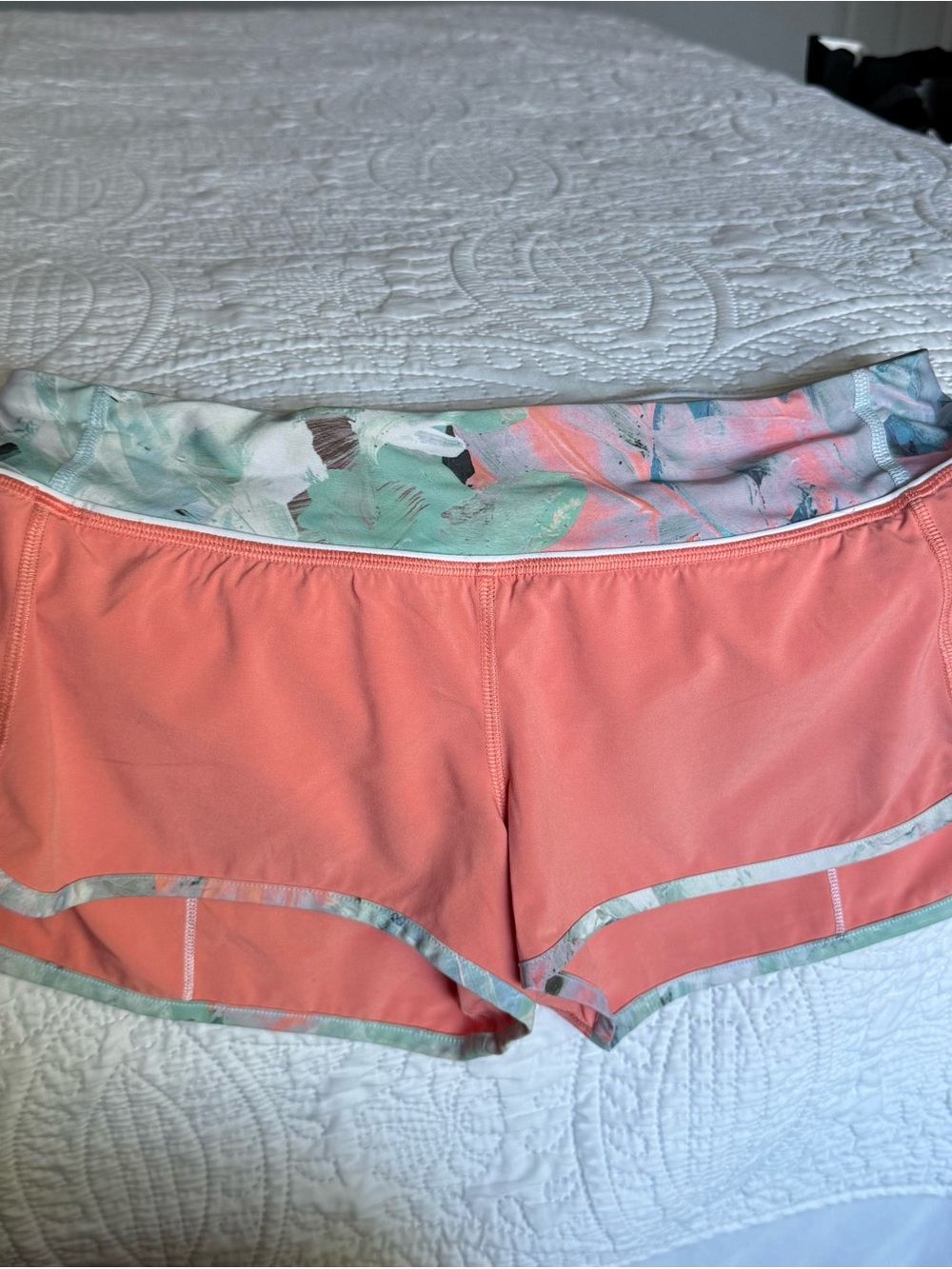 Lululemon Speed Up Shorts Women’s Size 6 Coral Floral Running Athletic Shorts